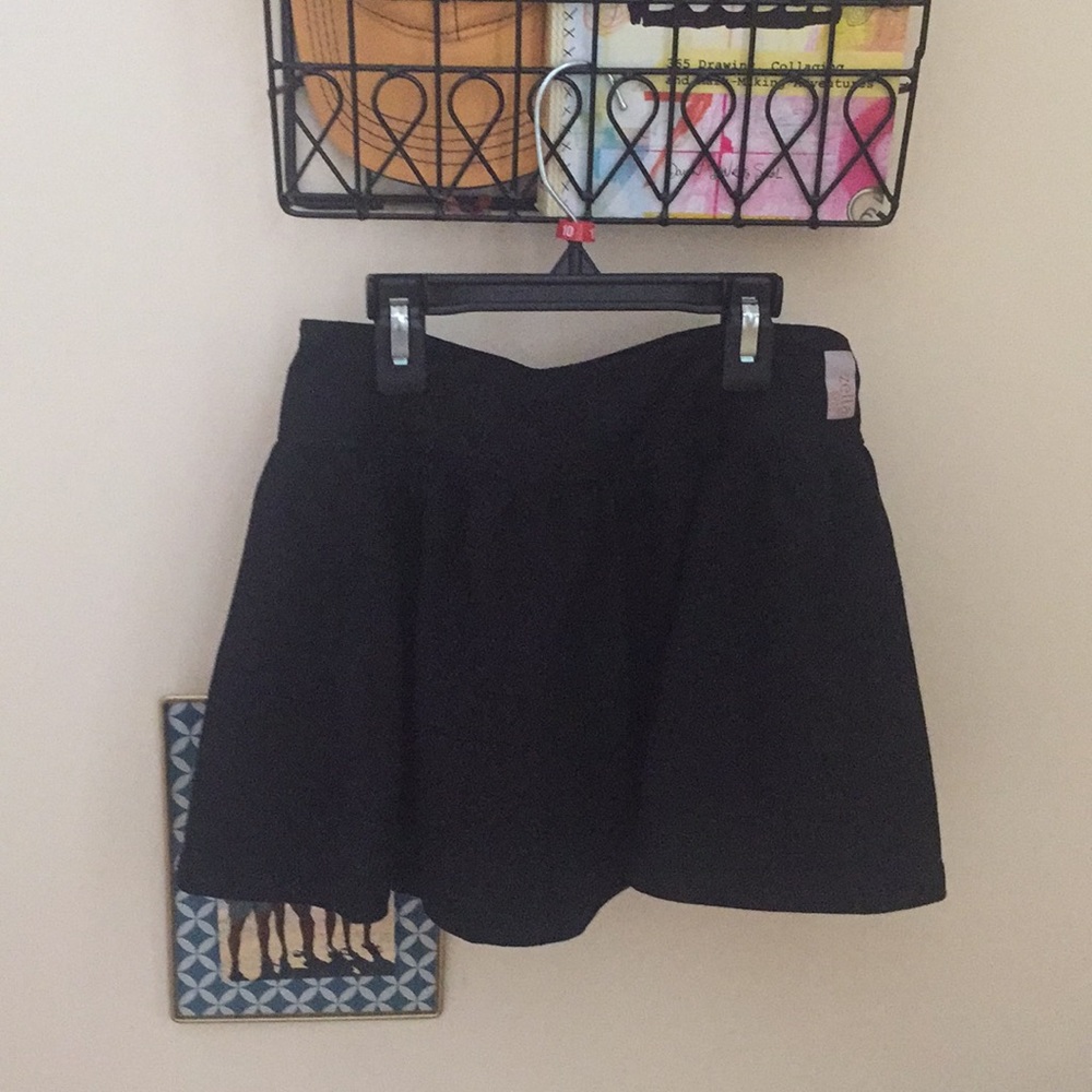 Size 10-12 black skirt! Barely ever used.